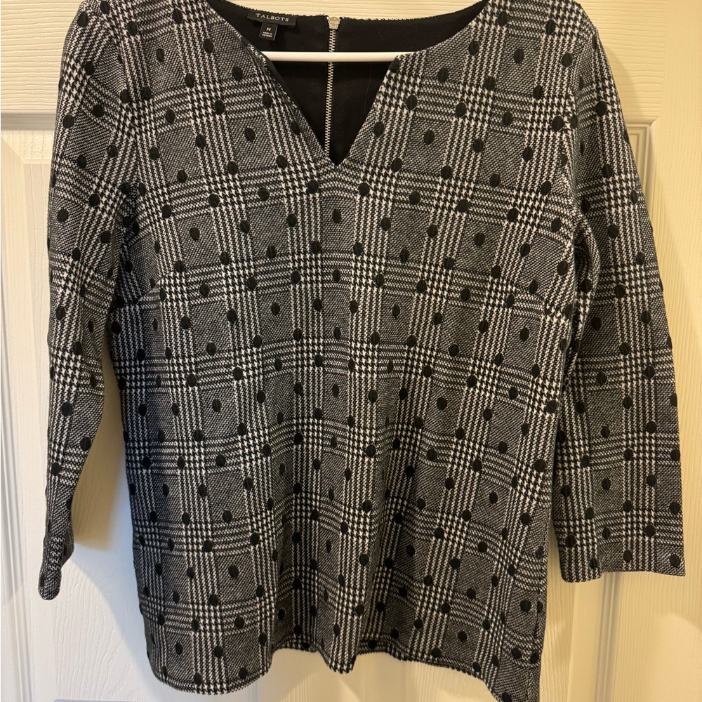 Hip length back zip top